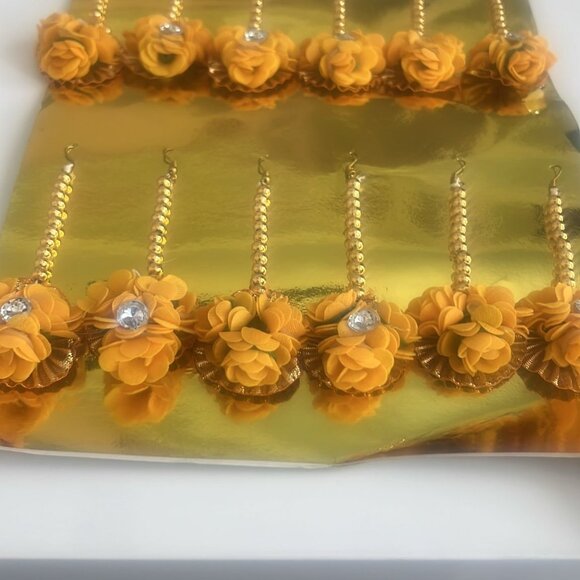Yellow Floral Maang Tikka Set | Haldi & Mehendi Jewelry - Picture 3 of 3